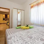 Four-bedroom In Tribunj * Tribunj (Sibenik-Knin)