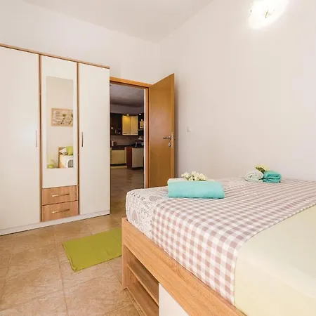 Four-Bedroom Holiday Home In Tribunj