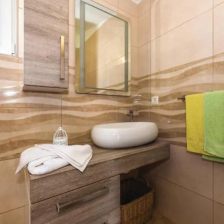 Four-Bedroom Holiday Home In Tribunj Holiday home Tribunj (Sibenik-Knin)