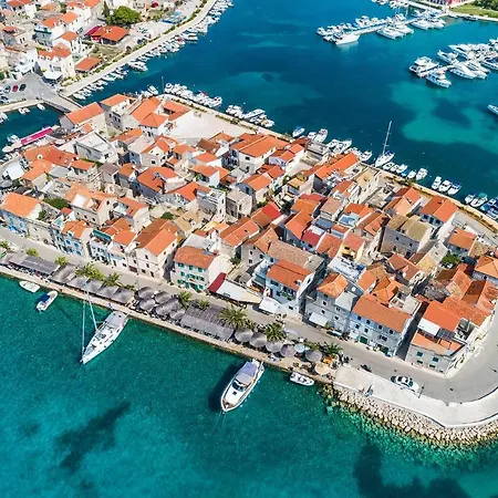 Four-Bedroom Holiday Home In Tribunj *