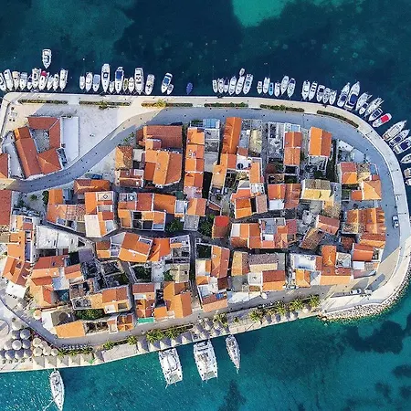 Four-Bedroom Holiday Home In Tribunj