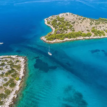 Four-Bedroom Holiday Home In Tribunj Holiday home *