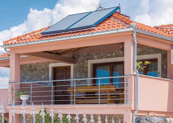 Four-Bedroom Holiday Home In Tribunj Tribalj