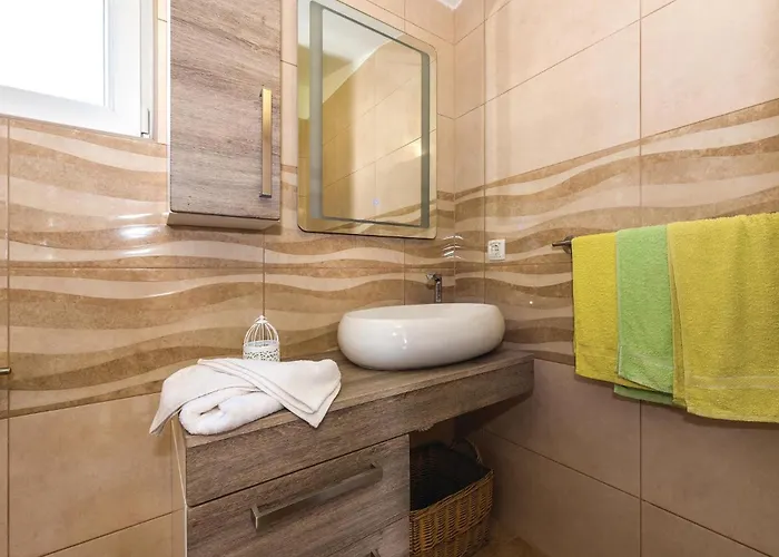 Four-bedroom In Tribunj *