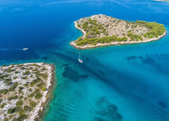 בית נופש Four-bedroom In Tribunj Tribalj